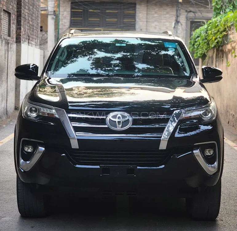 Toyota Fortuner 2019 for Sale in Lahore Image-1