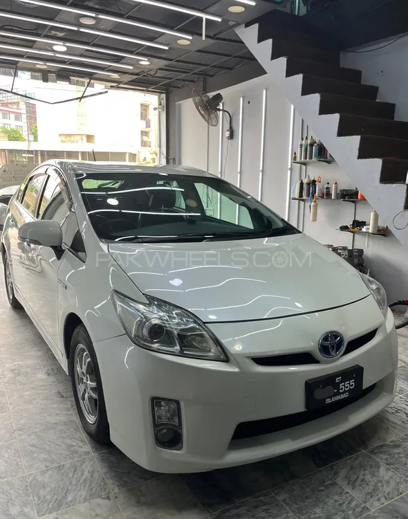 Toyota Prius 2010 for Sale in Islamabad Image-1