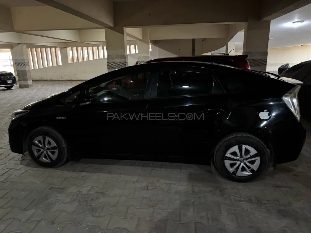 Toyota Prius 2014 for Sale in Karachi Image-1