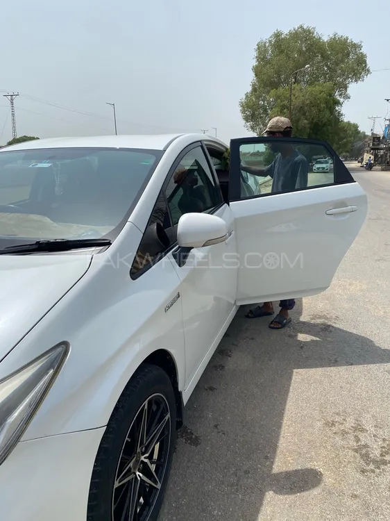 Toyota Prius 2014 for Sale in Khairpur Mir Image-1