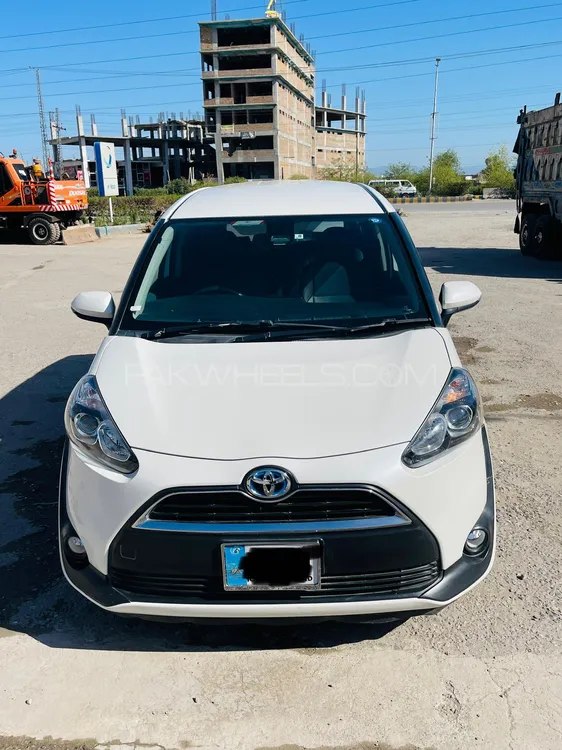 Toyota Sienta 2015 for Sale in Peshawar Image-1