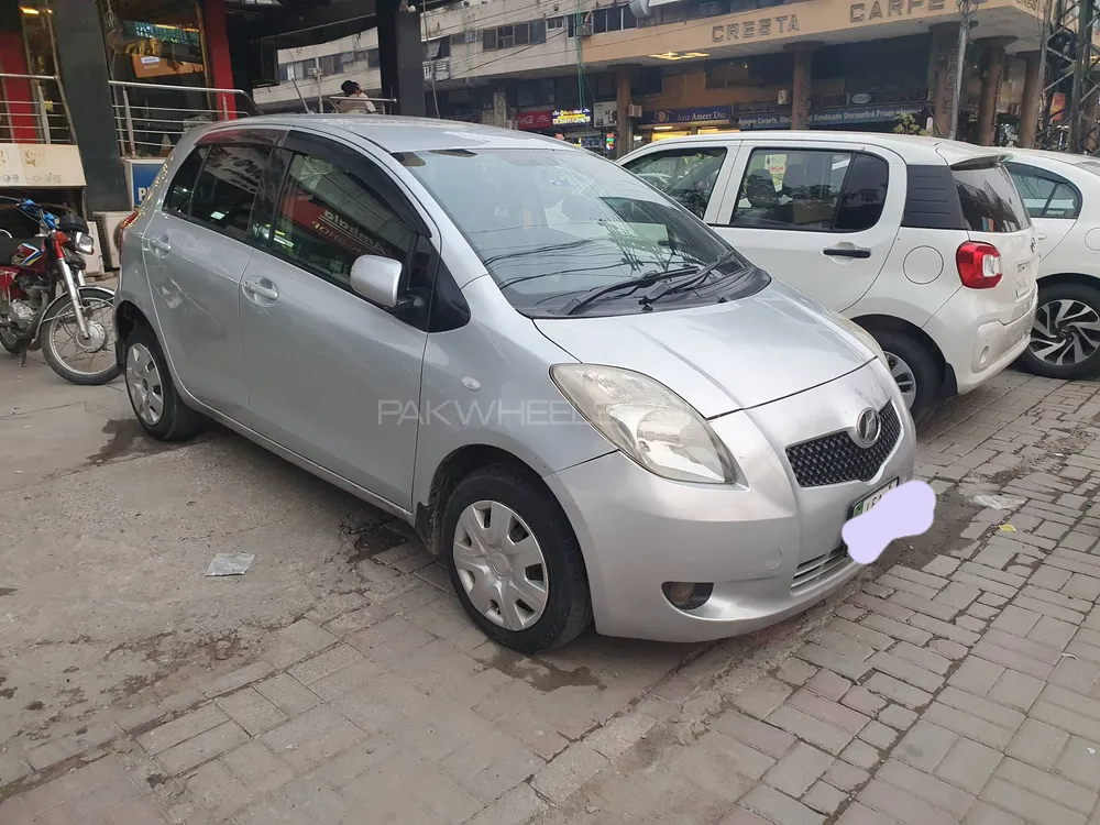 Toyota Vitz 2005 for Sale in Lahore Image-1