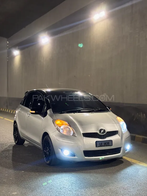 Toyota Vitz 2009 for Sale in Lahore Image-1