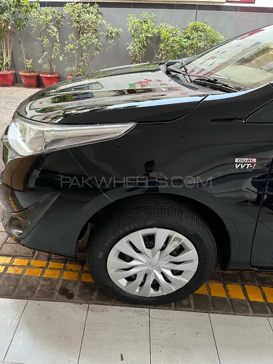 Toyota Yaris Sedan 2021 for Sale in Karachi Image-1