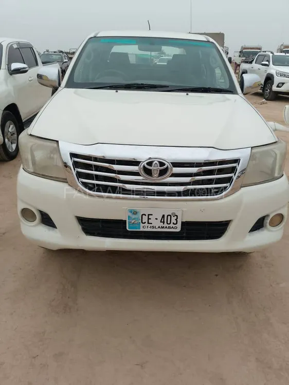 Toyota Hilux 2014 for Sale in Pindi gheb Image-1