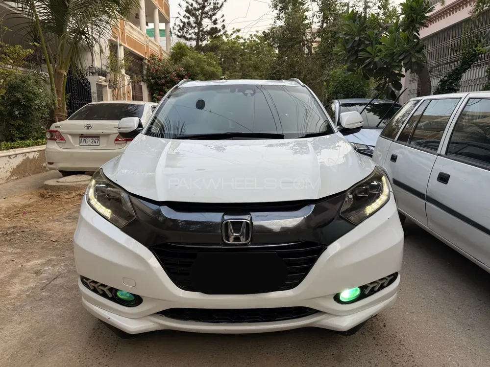 Honda Vezel 2014 for Sale in Karachi Image-1