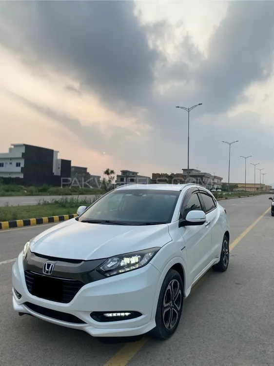 Honda Vezel 2016 for Sale in Islamabad Image-1
