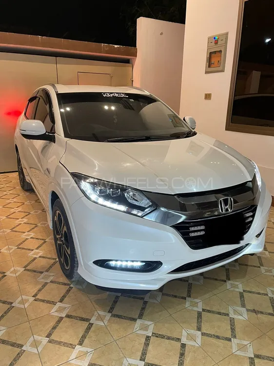 Honda Vezel 2017 for Sale in Hyderabad Image-1