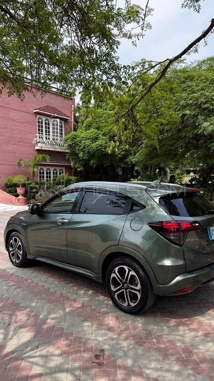 Honda Vezel 2018 for Sale in Lahore Image-1