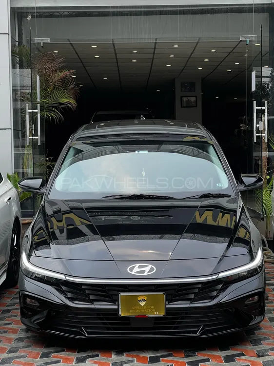 Hyundai Elantra 2025 for Sale in Lahore Image-1