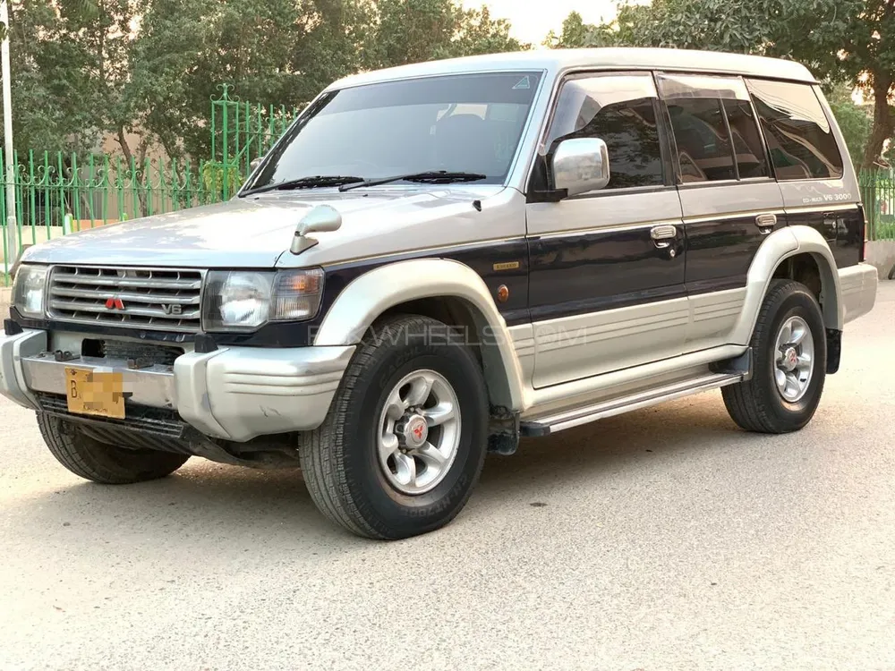 Mitsubishi Pajero 1993 for Sale in Karachi Image-1