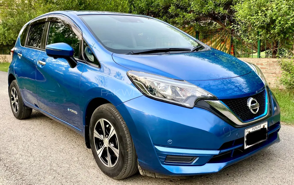 Nissan Note 2018 for Sale in Lahore Image-1