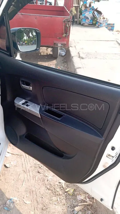 Suzuki Wagon R 2017 for Sale in Faisalabad Image-1