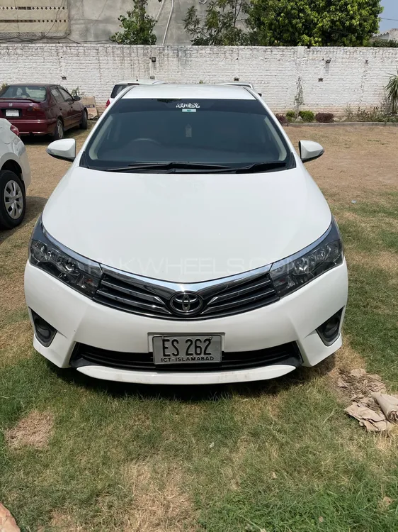 Toyota Corolla 2015 for Sale in Peshawar Image-1