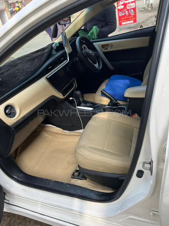Toyota Corolla 2018 for Sale in Lahore Toyota Corolla 2018 for Sale in Lahore Image-8