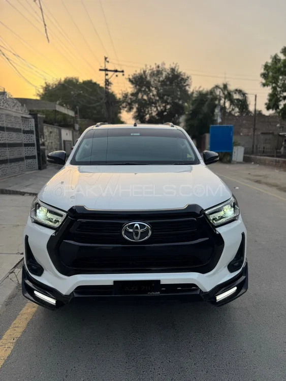 Toyota Hilux 2021 for Sale in Faisalabad Image-1