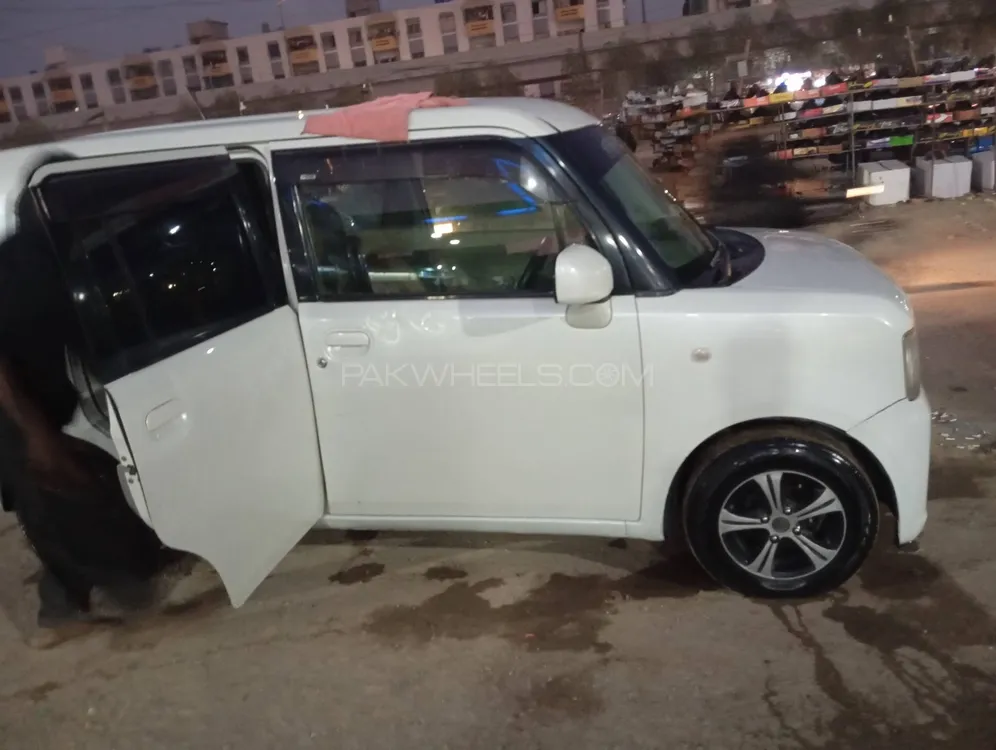 Toyota Pixis Epoch 2015 for Sale in Karachi Image-1