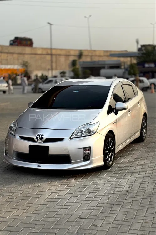 Toyota Prius 2010 for Sale in Peshawar Image-1