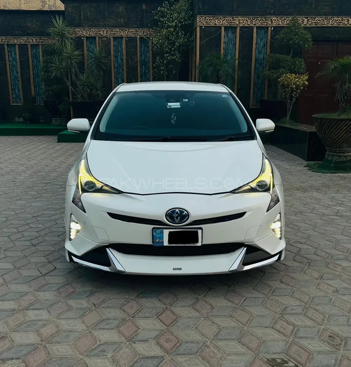 Toyota Prius 2016 for Sale in Peshawar Image-1