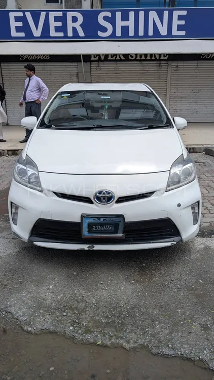 Toyota Prius 2014 for Sale in Islamabad Image-1