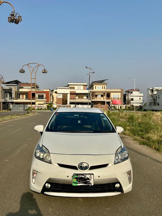 Toyota Prius 2016 for Sale in Gujranwala Image-1