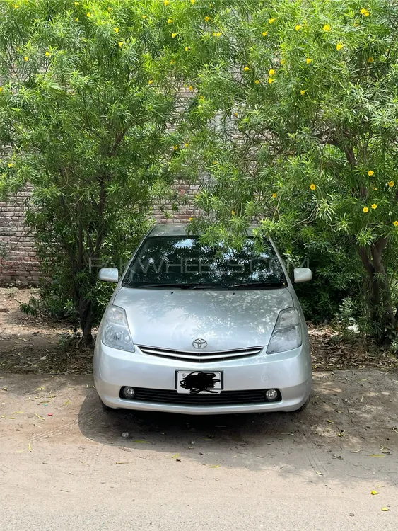 Toyota Prius 2010 for Sale in Lahore Image-1