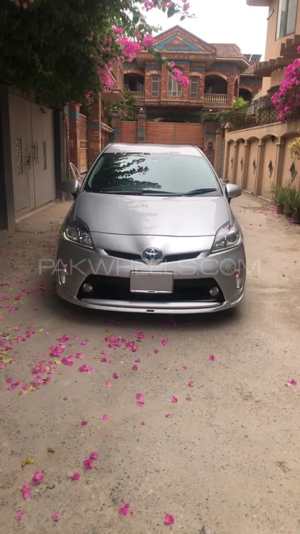 Toyota Prius 2015 for Sale in Peshawar Image-1