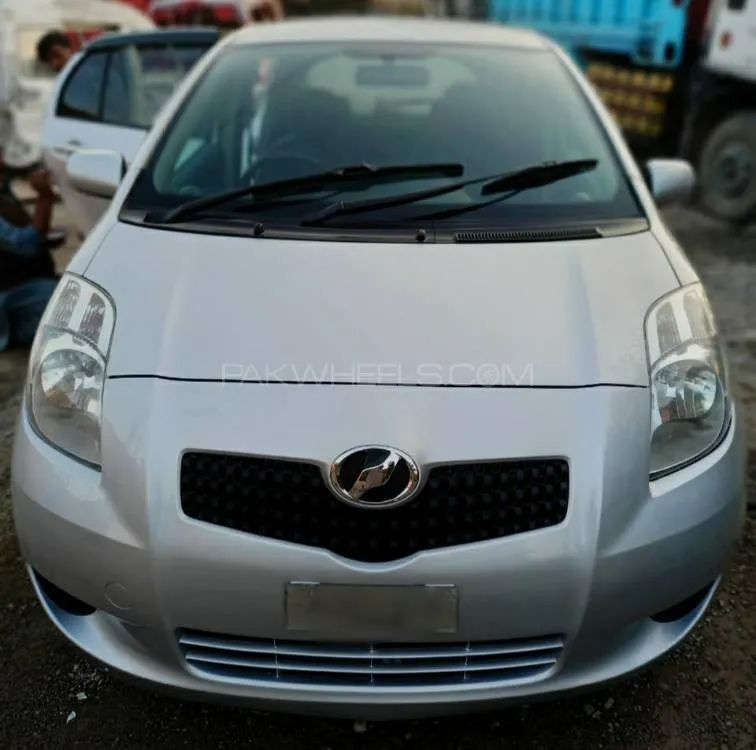 Toyota Vitz 2005 for Sale in Peshawar Image-1