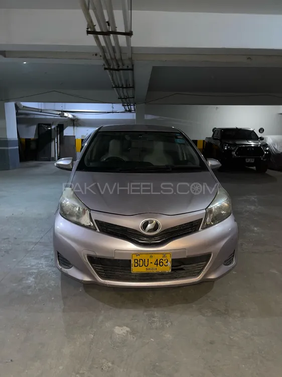 Toyota Vitz 2012 for Sale in Karachi Image-1