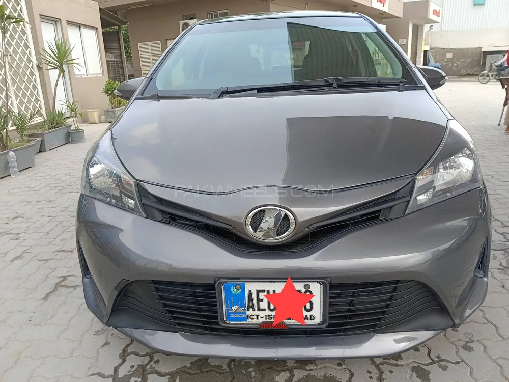 Toyota Vitz 2015 for Sale in Islamabad Image-1
