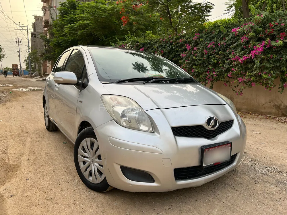 Toyota Vitz 2009 for Sale in Karachi Image-1