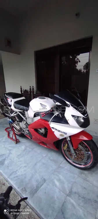Honda CBR 1000RR 2005 for Sale Image-1