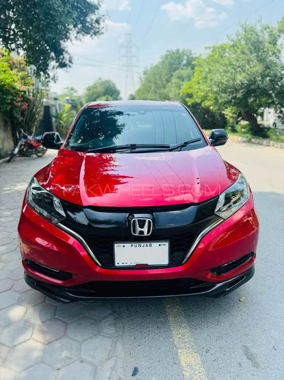 Honda Vezel 2017 for Sale in Lahore Image-1