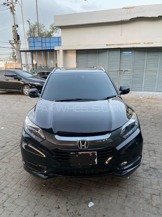 Honda Vezel 2015 for Sale in Karachi Image-1