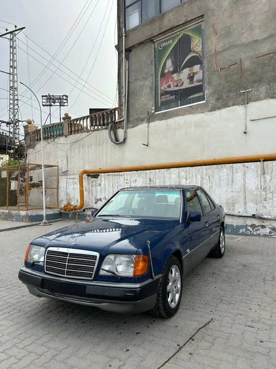 Mercedes Benz E Class 1990 for Sale in Peshawar Image-1