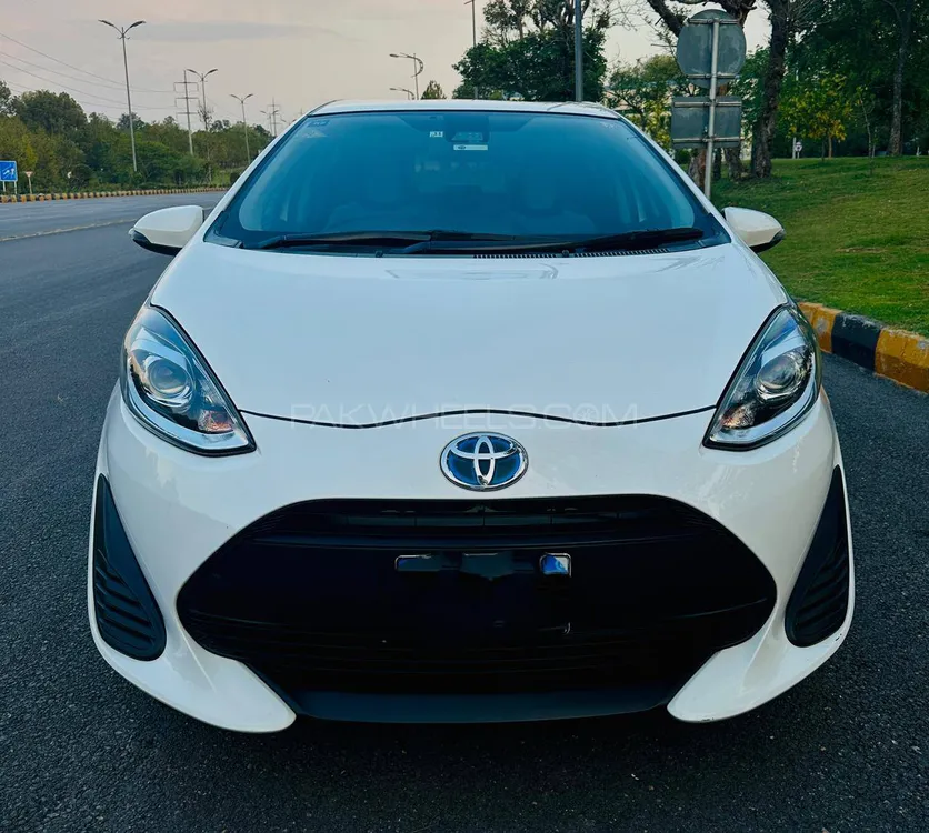 Toyota Aqua 2017 for Sale in Islamabad Image-1