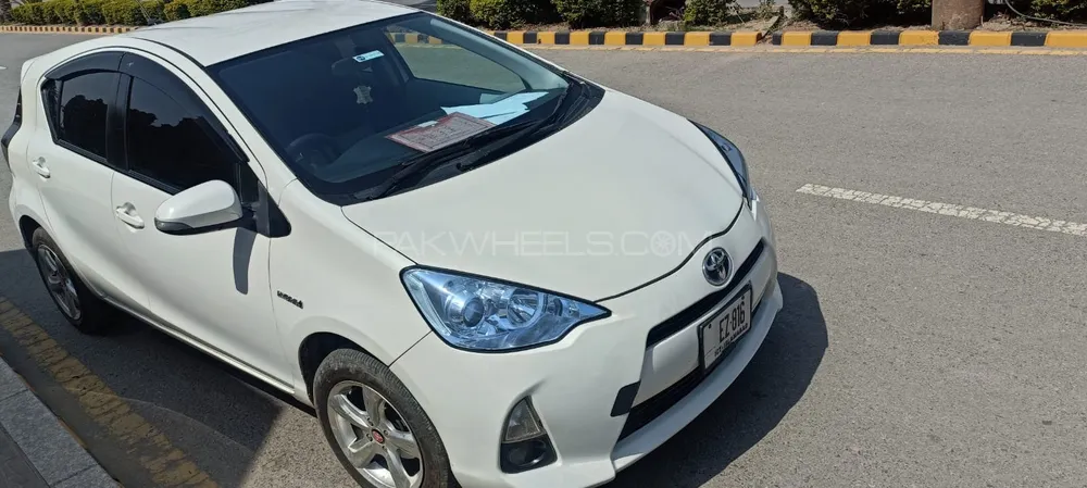 Toyota Aqua 2012 for Sale in Gujranwala Image-1