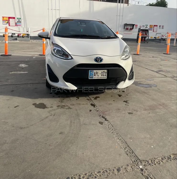Toyota Aqua 2018 for Sale in Peshawar Image-1