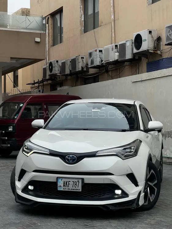 Toyota C-HR 2017 for Sale in Lahore Image-1