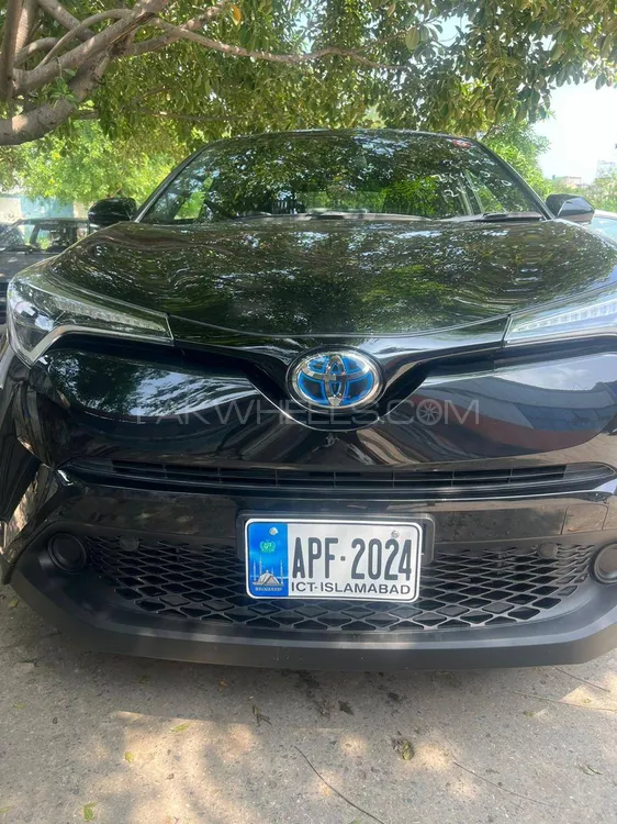 Toyota C-HR 2019 for Sale in Islamabad Image-1