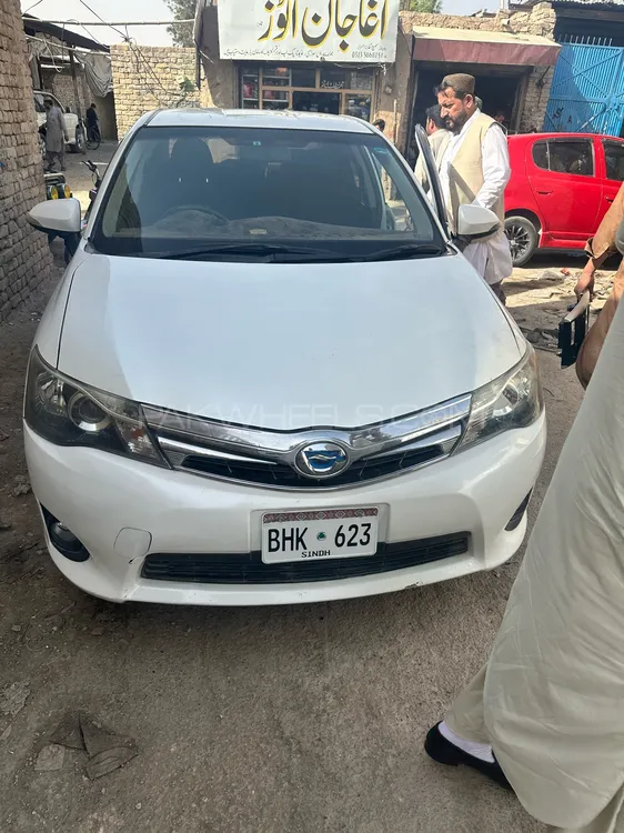 Toyota Corolla Axio 2013 for Sale in Karachi Image-1