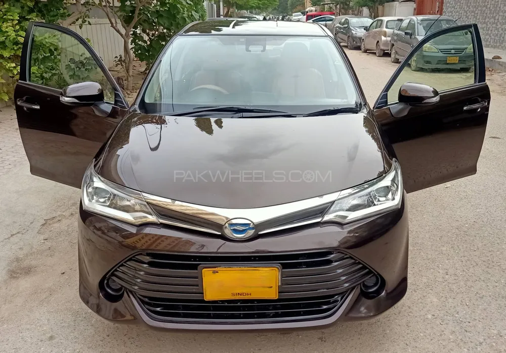 Toyota Corolla Axio 2015 for Sale in Karachi Image-1