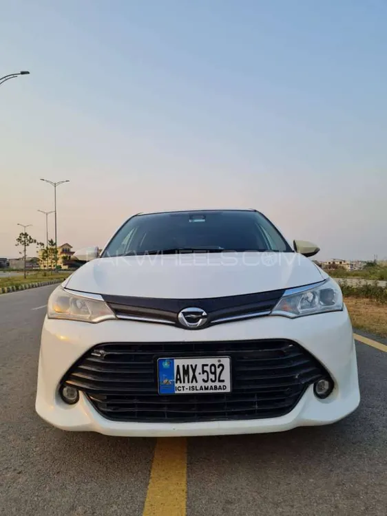 Toyota Corolla Axio 2017 for Sale in Islamabad Image-1