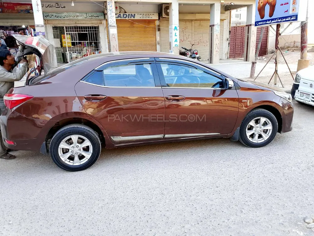 Toyota Corolla 2016 for Sale in Karachi Image-1