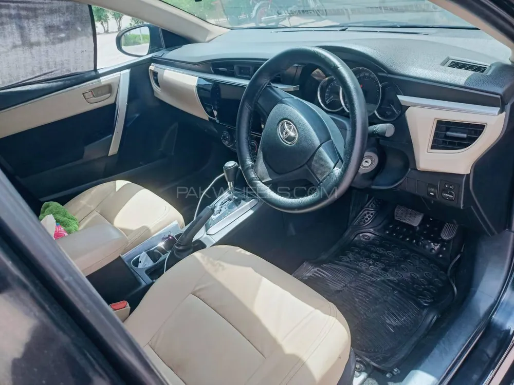 Toyota Corolla 2015 for Sale in Multan Image-1