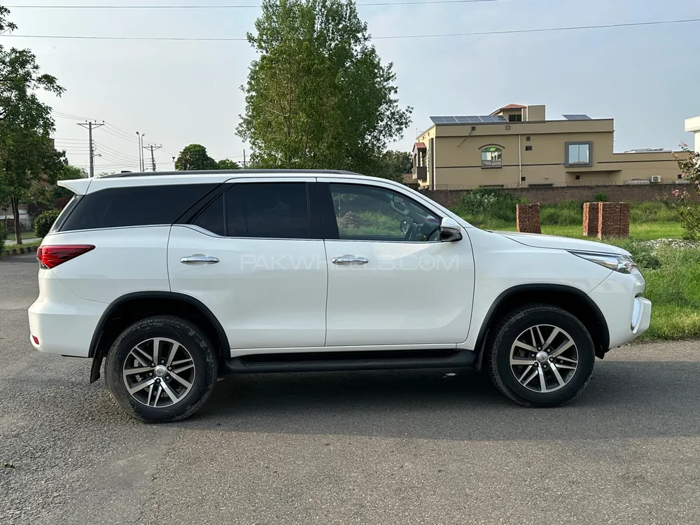 Toyota Fortuner 2019 for Sale in Gujranwala Image-1