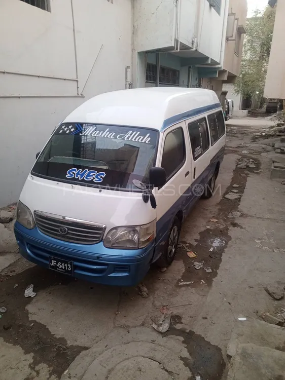 Toyota Hiace 2011 for Sale in Karachi Image-1