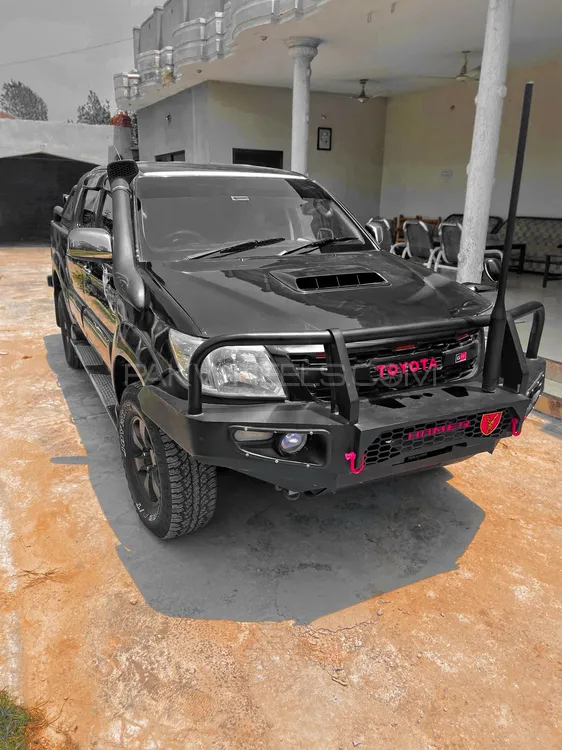 Toyota Hilux 2005 for Sale in Peshawar Image-1