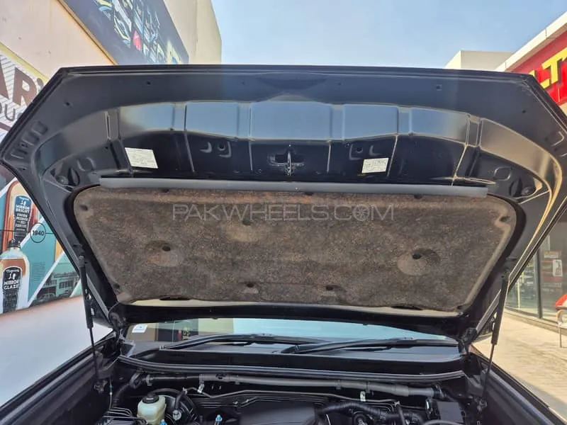 Toyota Prado 2024 for Sale in Vehari Image-1