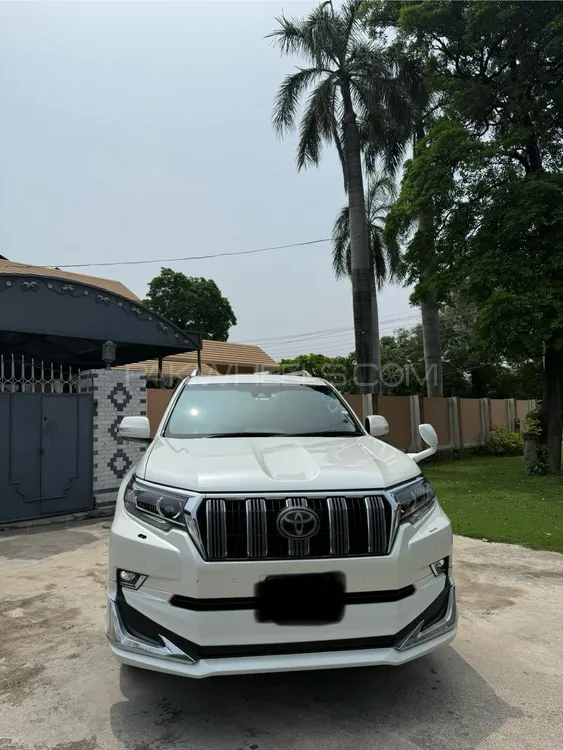 Toyota Prado 2017 for Sale in Sialkot Image-1